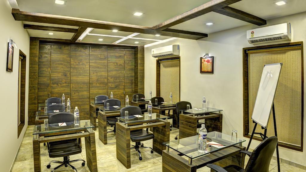 Hotel Aaram Orchard Ahmedabad Exterior foto